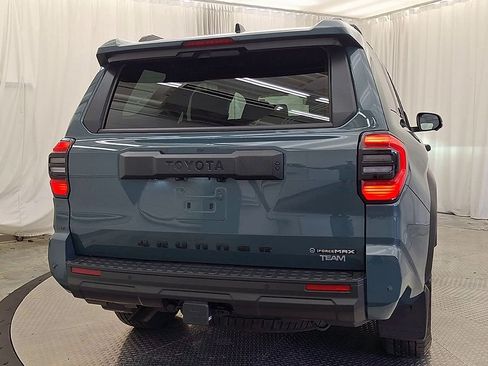 Certified 2025 Toyota 4Runner TRD Off-Road Premium w/ Tow Technology Package AWD/4WD image 4