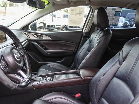 Used 2017 MAZDA MAZDA3 Touring image 19