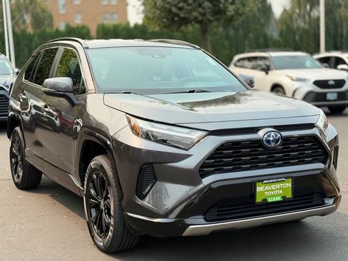 Used 2023 Toyota RAV4 SE w/ SE Grade Weather Package AWD/4WD image 7