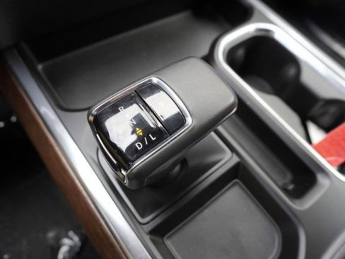 Used 2022 Chevrolet Silverado 1500 High Country w/ Technology Package image 39