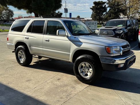 Used 2002 Toyota 4Runner SR5 image 5