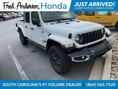 Used 2024 Jeep Gladiator Sport