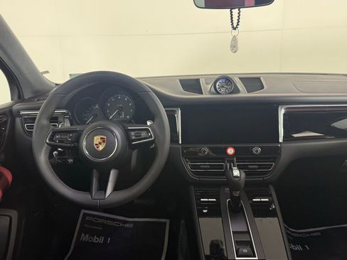 New 2026 Porsche Macan image 22