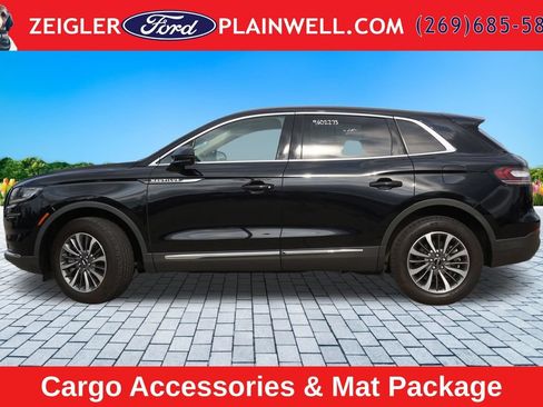 Used 2022 Lincoln Nautilus AWD w/ Premium Package image 2