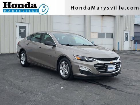 Used 2023 Chevrolet Malibu LS image 1