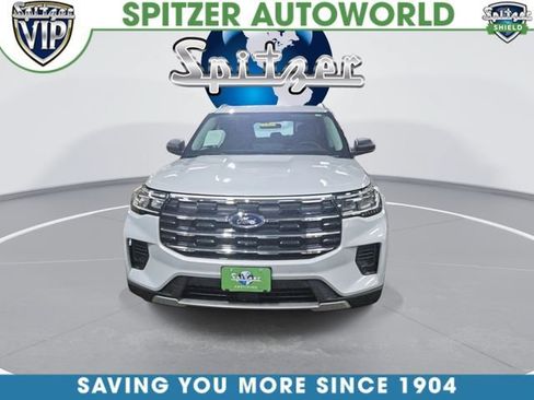 Used 2025 Ford Explorer Active AWD/4WD image 4