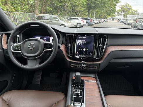 Certified 2024 Volvo XC60 B5 Plus w/ Protection Package AWD/4WD image 30
