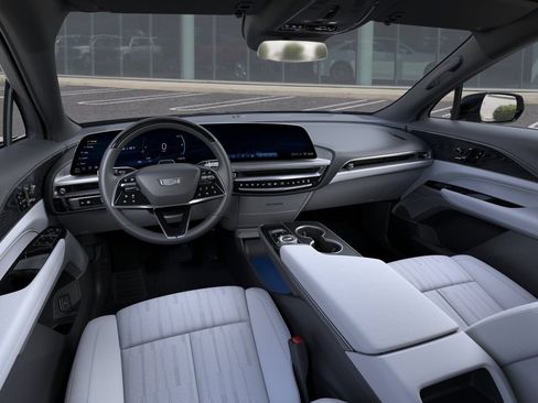 Used 2026 Cadillac Lyriq Luxury w/ LPO, Floor Liner Package RWD image 16