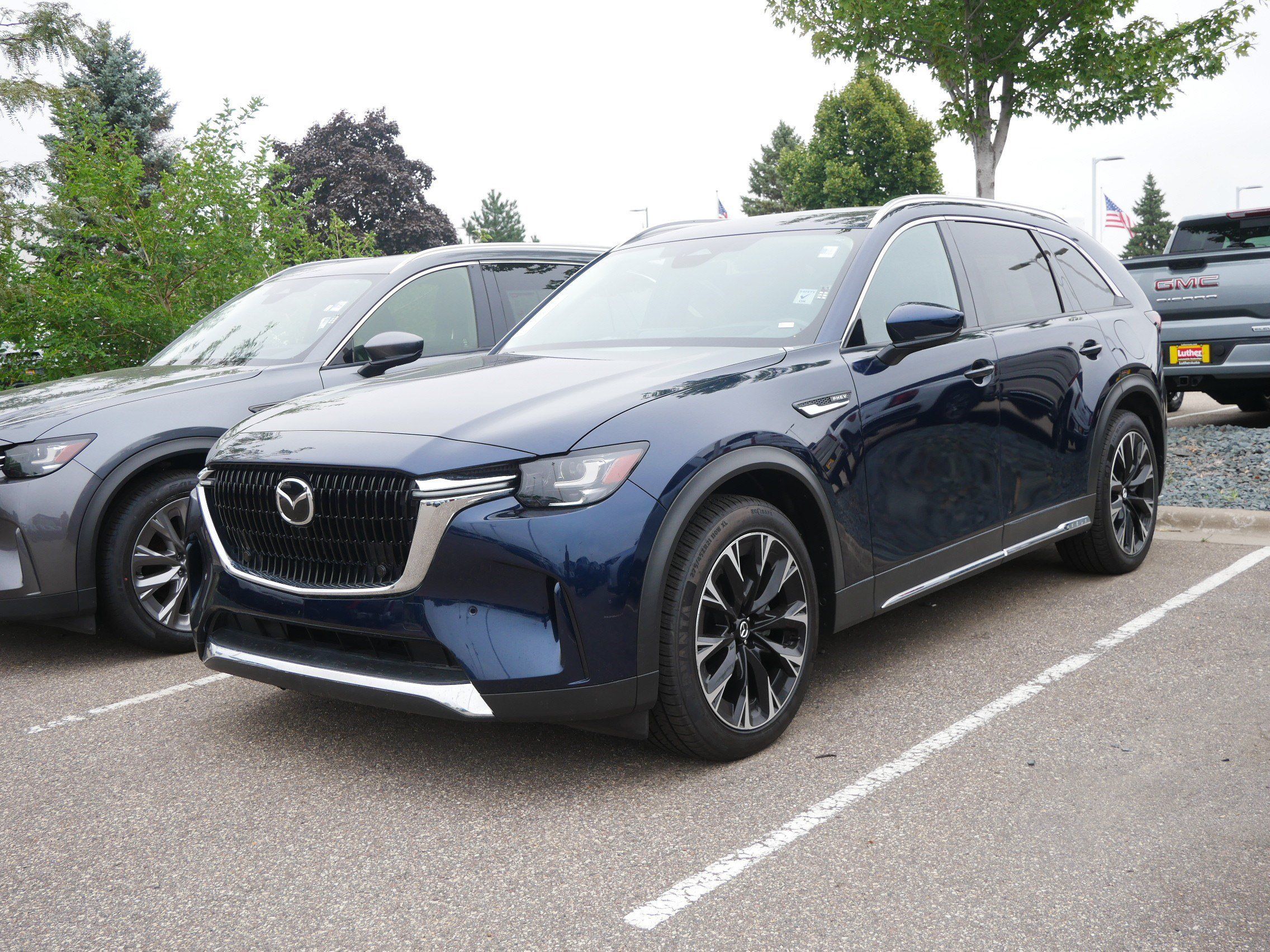 Used 2024 MAZDA CX-90 Plug-In Hybrid w/ Premium Pkg AWD/4WD image 3