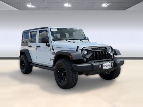 Used 2017 Jeep Wrangler Unlimited Sport w/ Connectivity Group AWD/4WD image 7