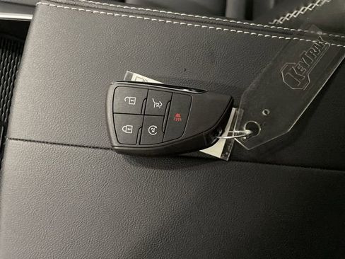 New 2026 GMC Terrain Denali w/ LPO, Floor Liner Package AWD/4WD image 32