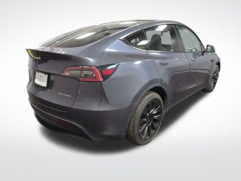 Used 2023 Tesla Model Y Long Range image 5