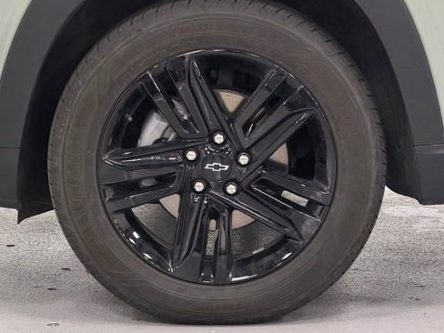 Used 2025 Chevrolet Trax ACTIV w/ Sunroof Package image 9