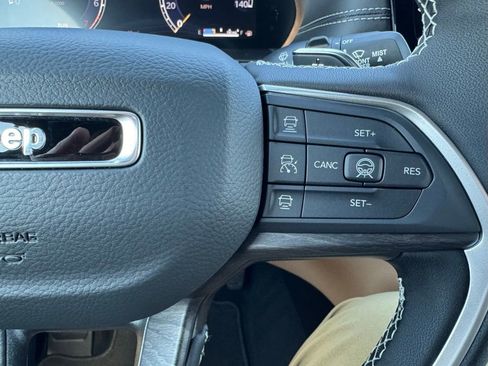 New 2026 Jeep Grand Cherokee Limited w/ Limited Altitude Package image 14