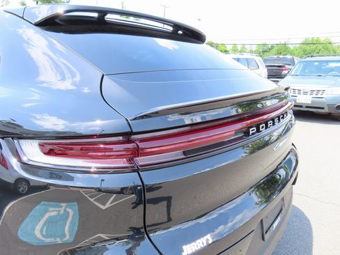 Used 2024 Porsche Cayenne Coupe image 10