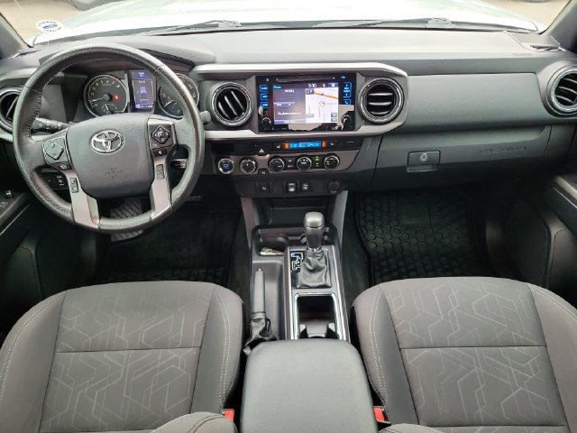 Used 2018 Toyota Tacoma TRD Sport AWD/4WD image 27