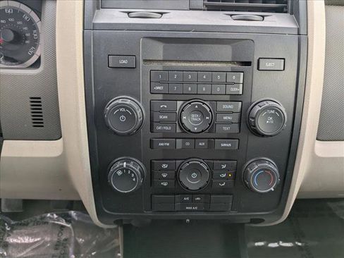 Used 2009 Ford Escape XLS image 16