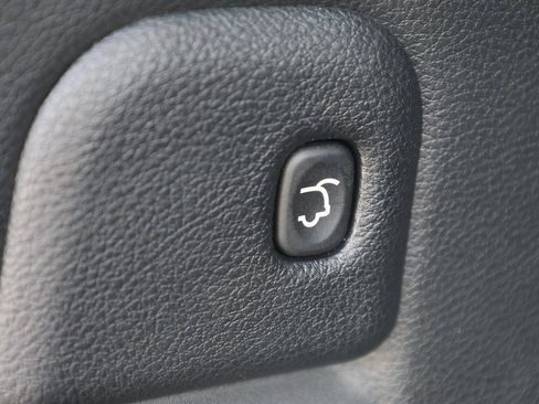 Used 2021 Jeep Grand Cherokee Laredo X image 9