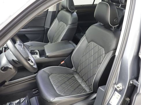 Used 2024 Volkswagen Atlas SEL Premium R-Line AWD/4WD image 16