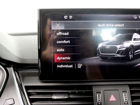 Used 2021 Audi SQ5 Premium Plus w/ Premium Plus Package image 31