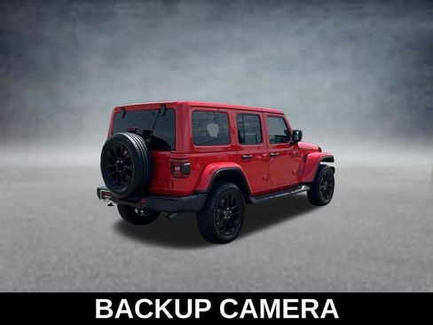 Used 2025 Jeep Wrangler Unlimited Sahara AWD/4WD image 5