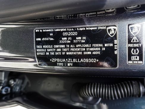 Used 2020 Lamborghini Urus image 48