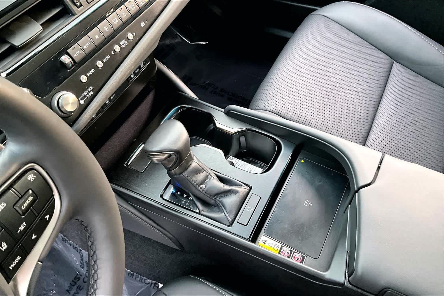 Used 2024 Lexus ES 250 w/ Premium Package AWD/4WD image 16