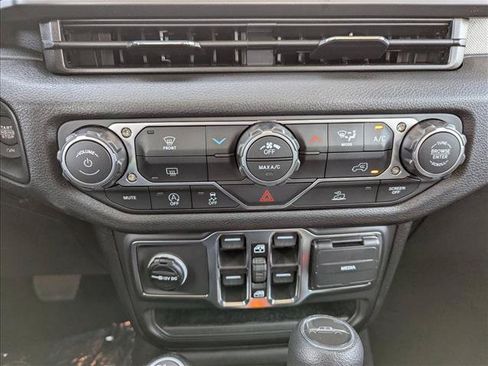 New 2026 Jeep Gladiator Sport AWD/4WD image 19