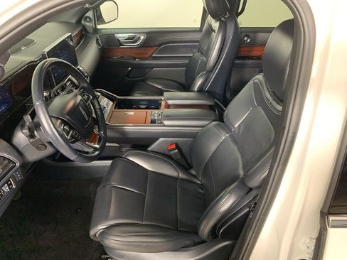 Used 2024 Lincoln Navigator Premiere AWD/4WD image 34