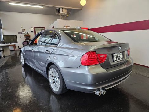 Used 2011 BMW 328i xDrive Sedan AWD/4WD image 5