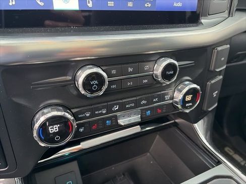 Used 2021 Ford F150 Lariat w/ Equipment Group 502A High image 19