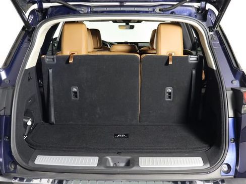Used 2023 INFINITI QX60 Sensory w/ Cargo Package FWD image 18