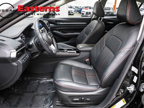 Used 2023 Nissan Altima 2.5 SR w/ SR Premium Package image 21