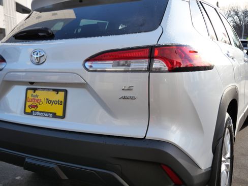 Certified 2023 Toyota Corolla Cross LE image 18