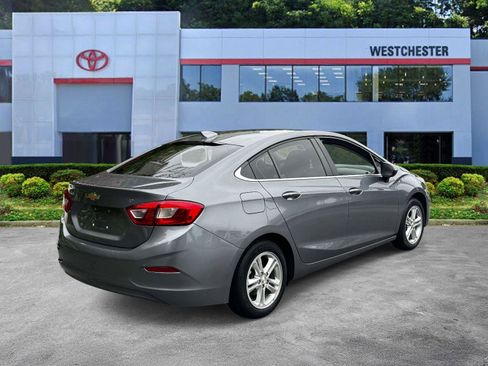 Used 2018 Chevrolet Cruze LT w/ Convenience Package FWD image 7