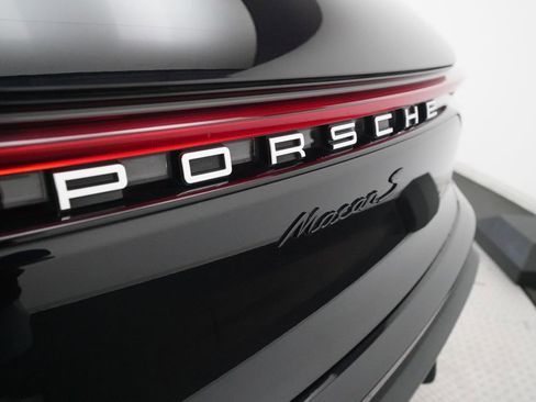 Certified 2024 Porsche Macan S image 15