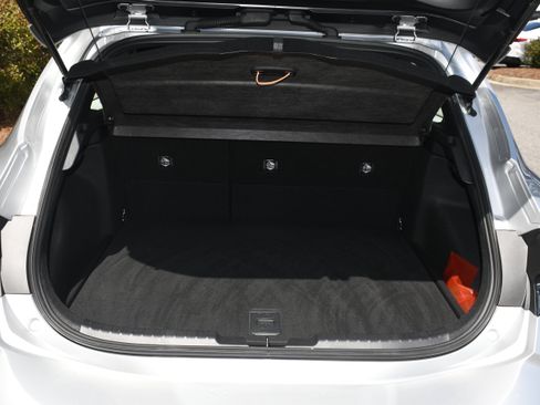 Used 2023 Toyota Corolla SE w/ SE Premium Package FWD image 16