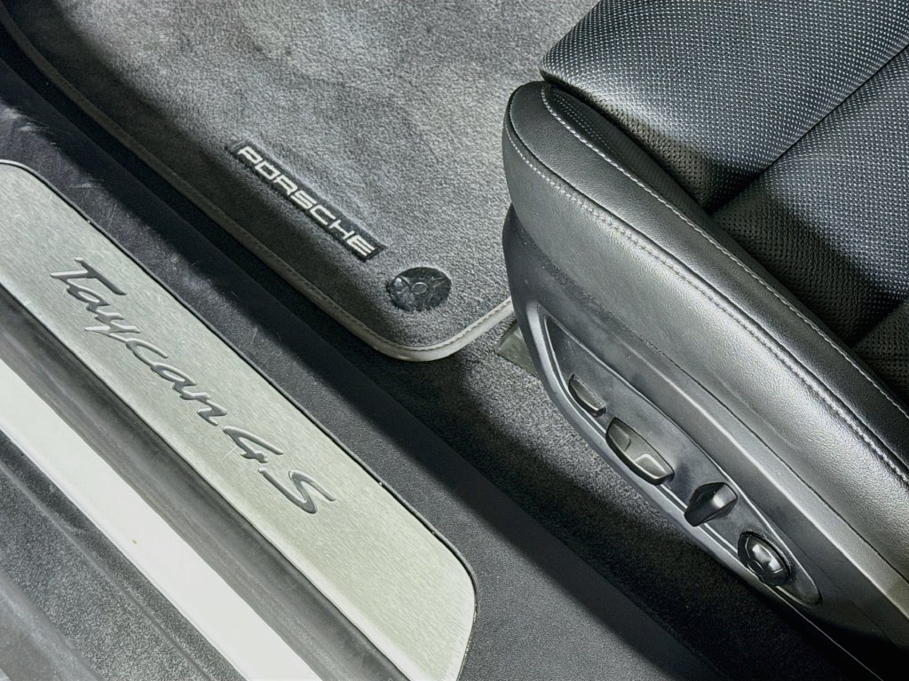 Certified 2021 Porsche Taycan 4S AWD/4WD image 25