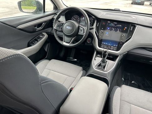 Used 2025 Subaru Outback Premium AWD/4WD image 9