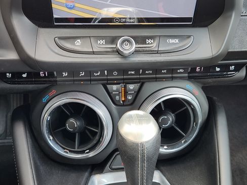 Used 2017 Chevrolet Camaro LT RWD image 19