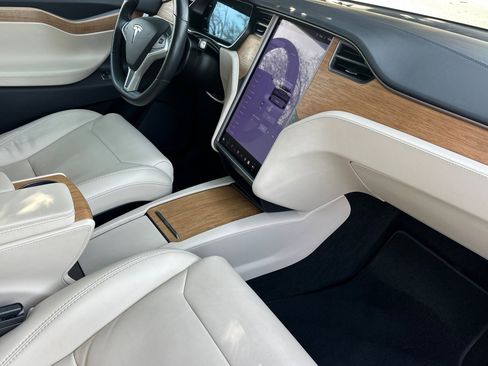 Used 2019 Tesla Model X Standard Range image 20