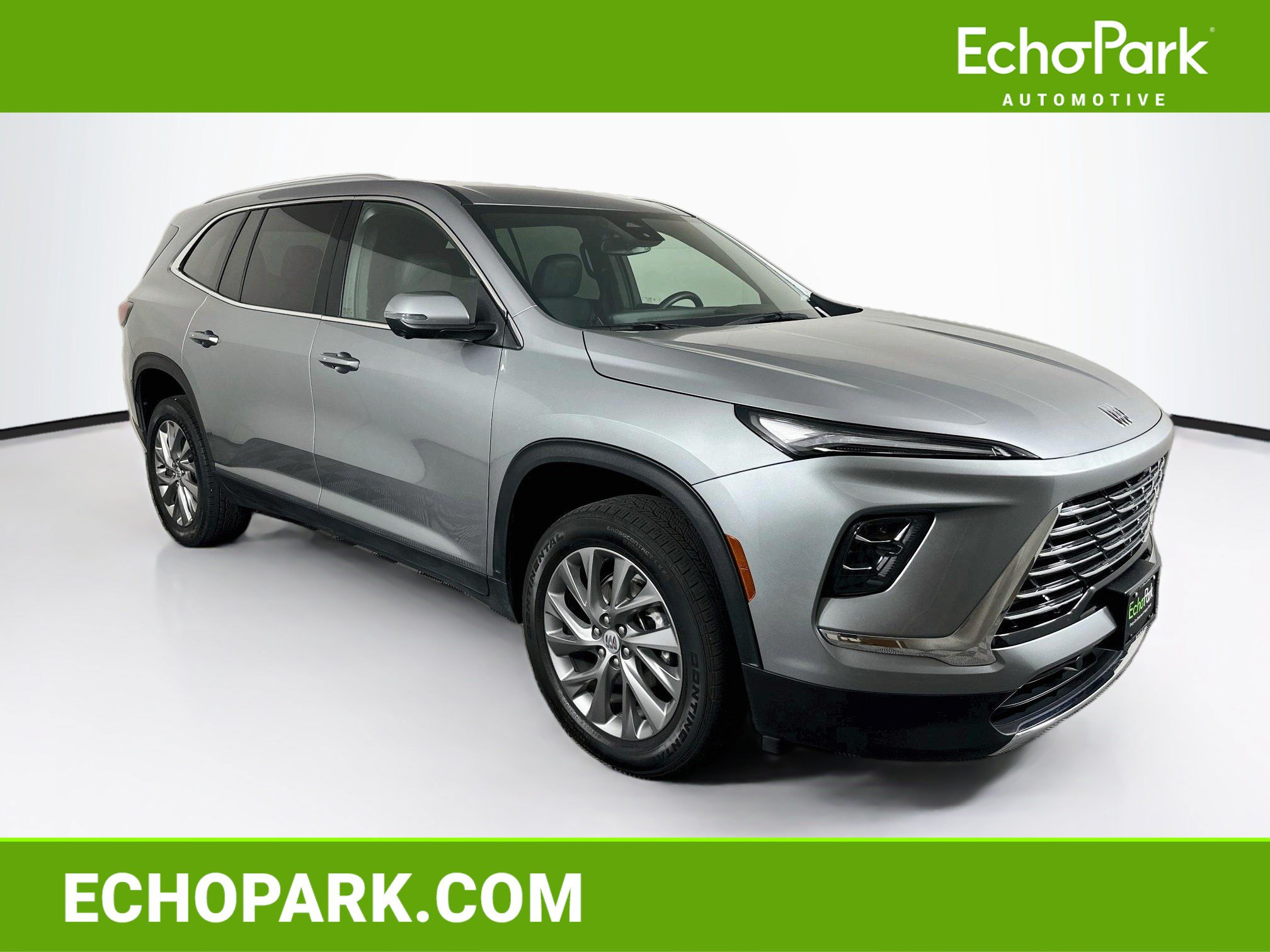 Used 2025 Buick Enclave Preferred FWD image 1