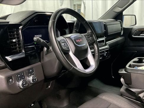 Used 2024 GMC Sierra 1500 Elevation image 8