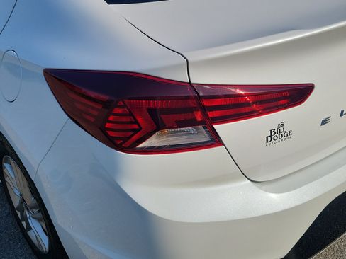 Used 2019 Hyundai Elantra SEL FWD image 11