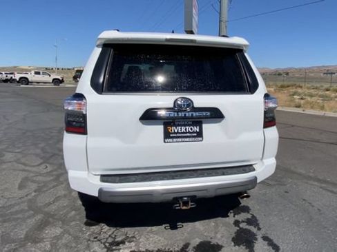 Used 2020 Toyota 4Runner TRD Off-Road Premium AWD/4WD image 7