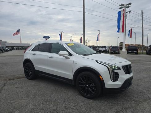 Used 2022 Cadillac XT4 Luxury image 3