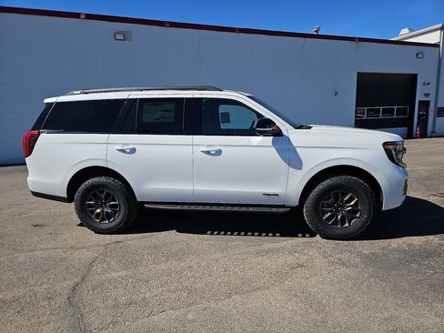 New 2026 Ford Expedition Tremor image 14