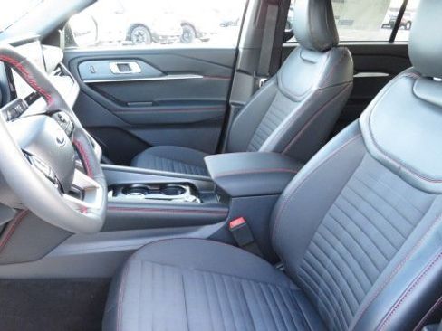 New 2025 Ford Explorer ST-Line w/ Premium Package image 4