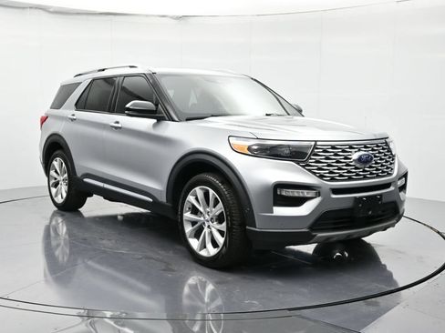Used 2021 Ford Explorer Platinum w/ Equipment Group 601A AWD/4WD image 3