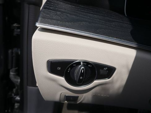 Used 2022 Mercedes-Benz E 450 4MATIC Cabriolet image 29